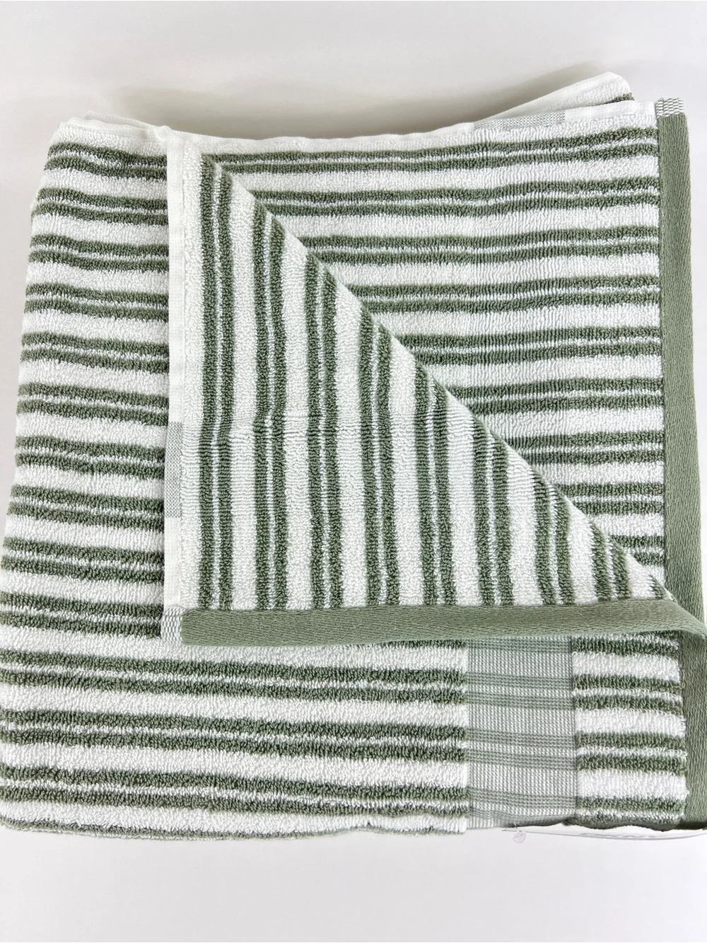 DKNY Bath Towel Set Sage Green and White Striped Soft 100% Cotton 2 Pc NEW